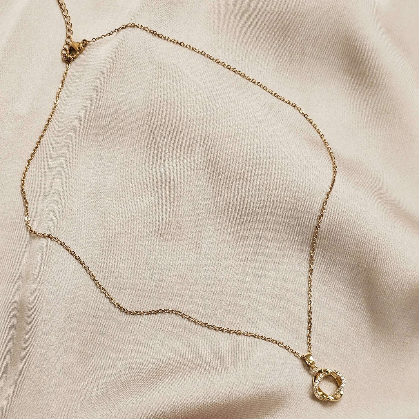 Rope Circle French Choker Style Pendant