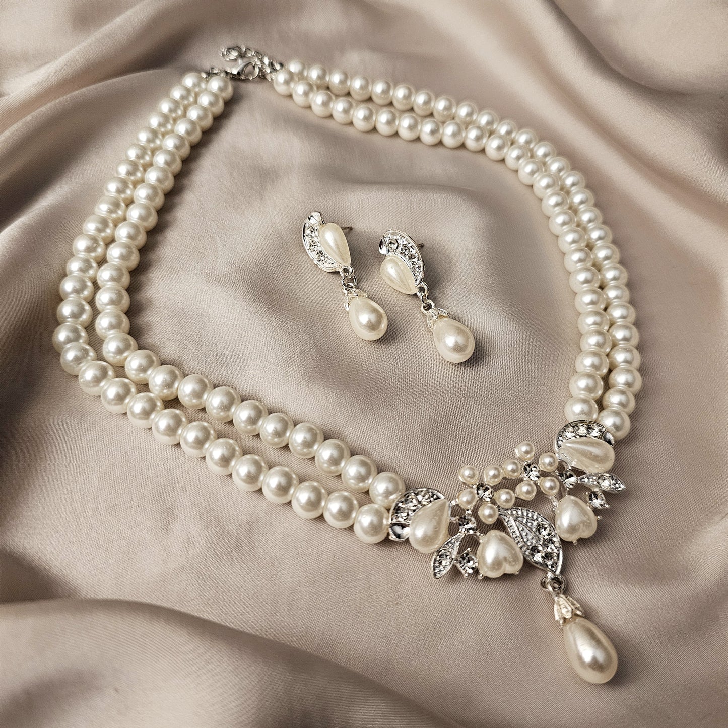 Luxury White Color Inlaid Crystal Glass Imitation Pearl Necklace