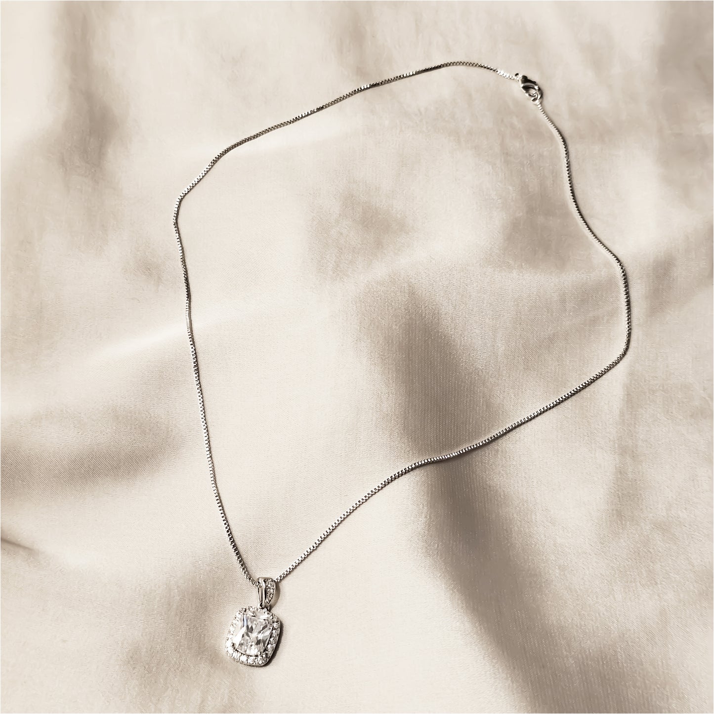 Exquisite Cubic Zirconia Decor Pendant