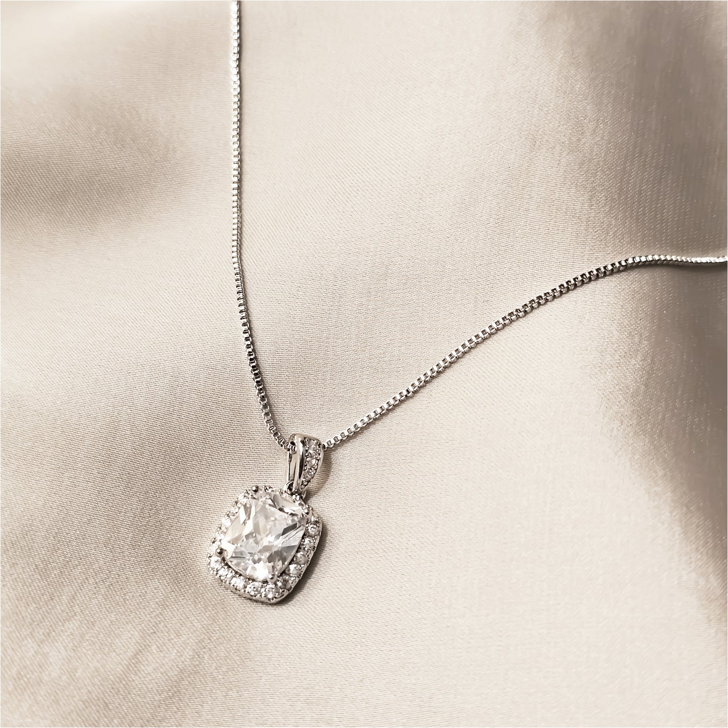 Exquisite Cubic Zirconia Decor Pendant