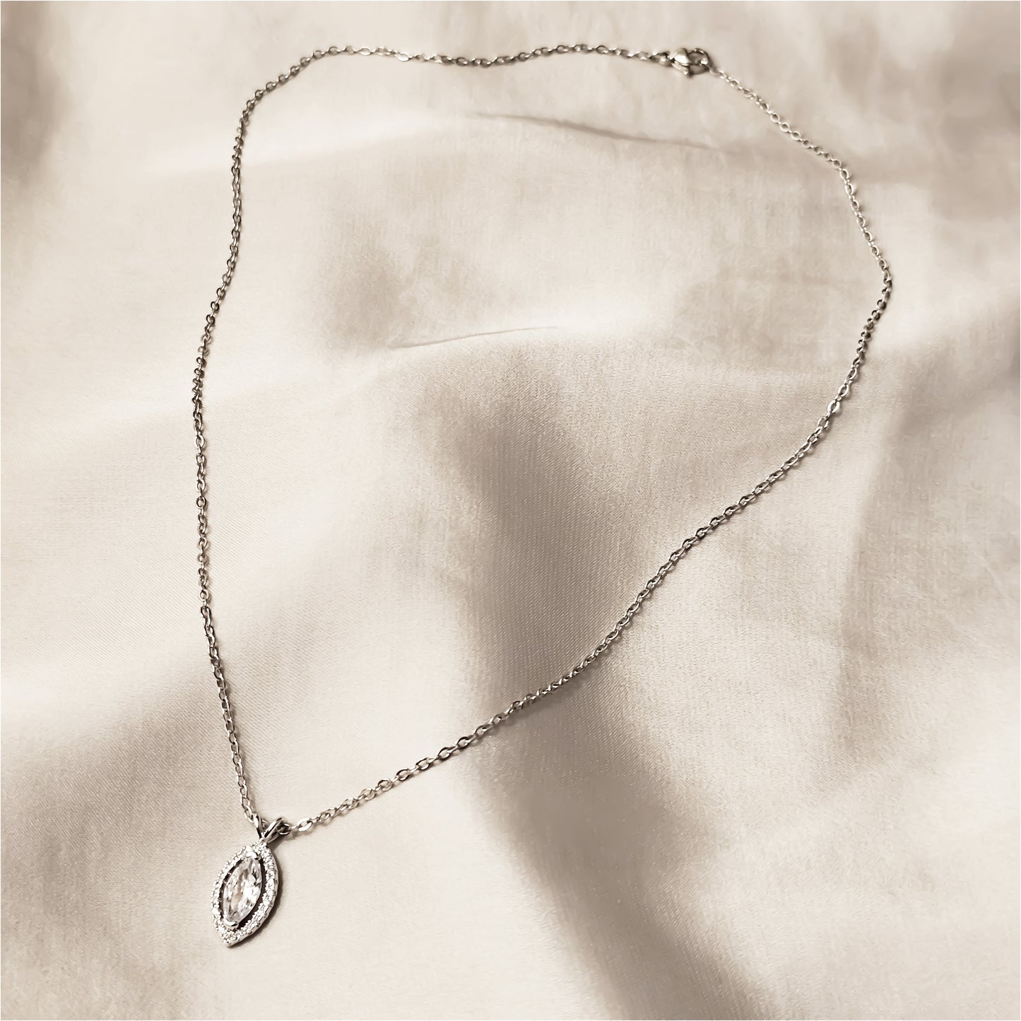 Silver Light Luxury Diamond Zircon Eye Necklace