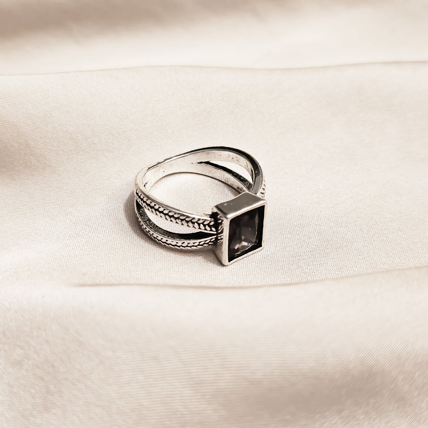 Rectangle Zircon Lux-Silver-Purple Ring