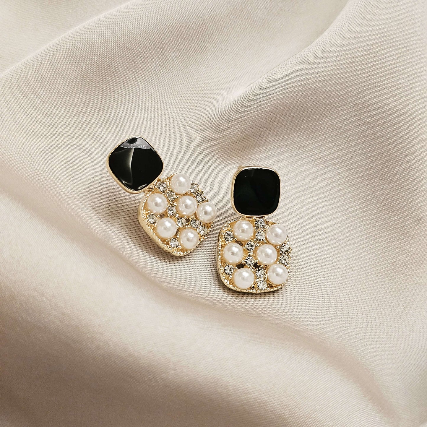 European Elegant Vintage Geometric Drop Earrings