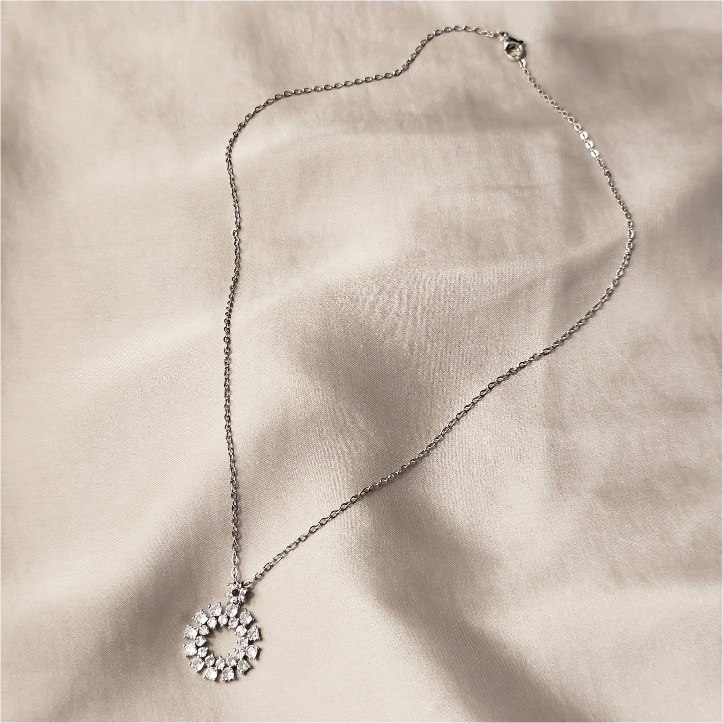 Classical Luxury Round Diamond Cut Pendant