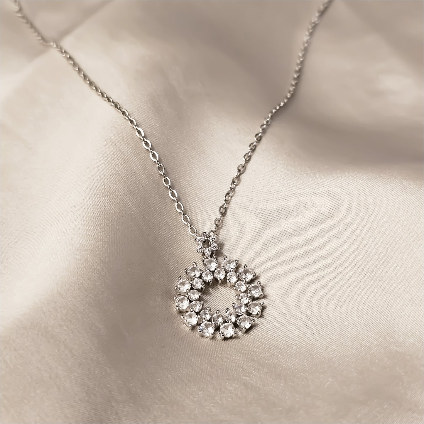 Classical Luxury Round Diamond Cut Pendant