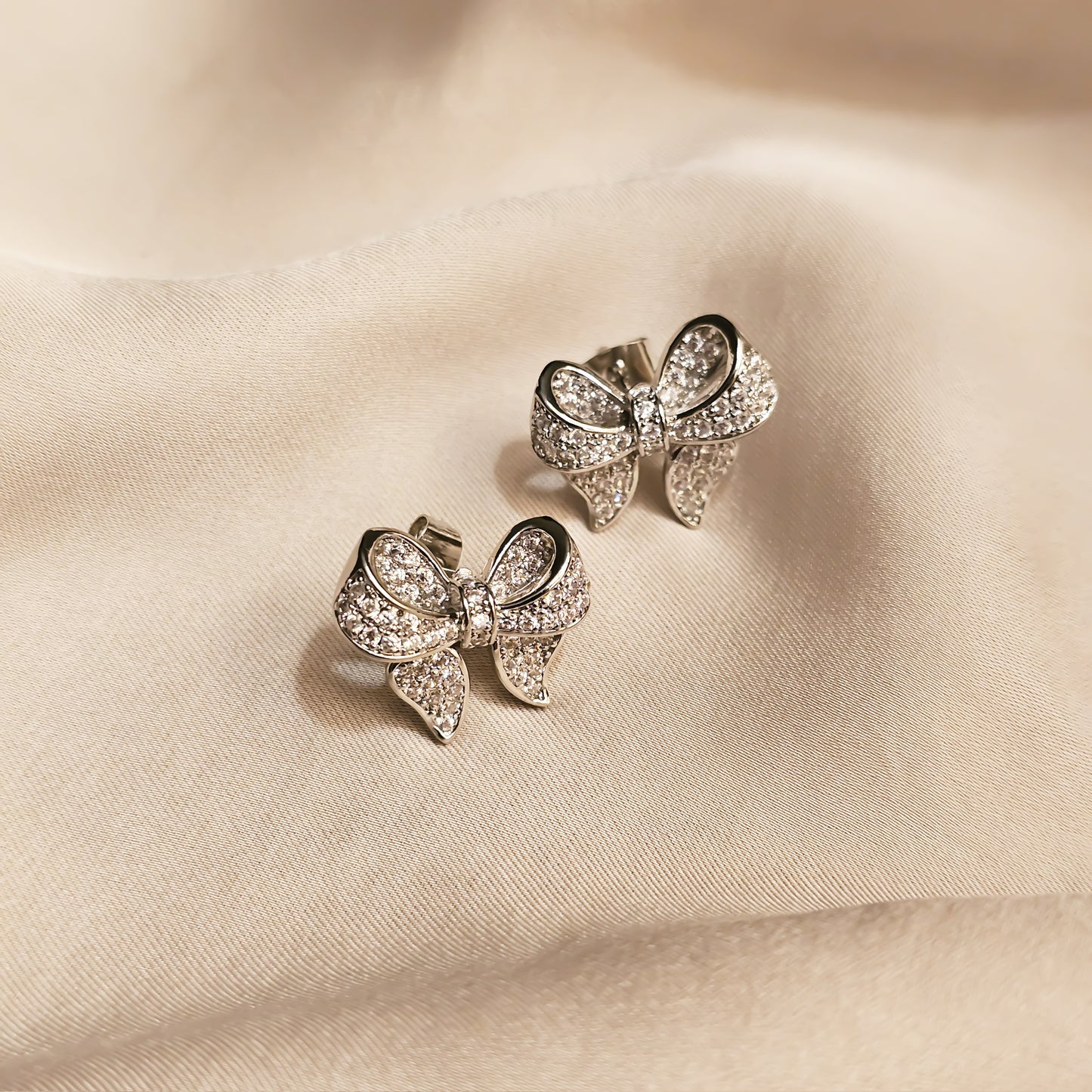 Dainty Ribbon Spark