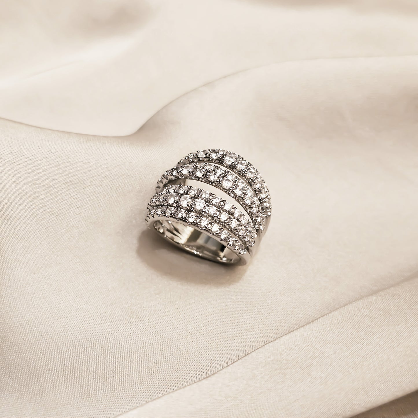 Sovereign Band Zircon Ring