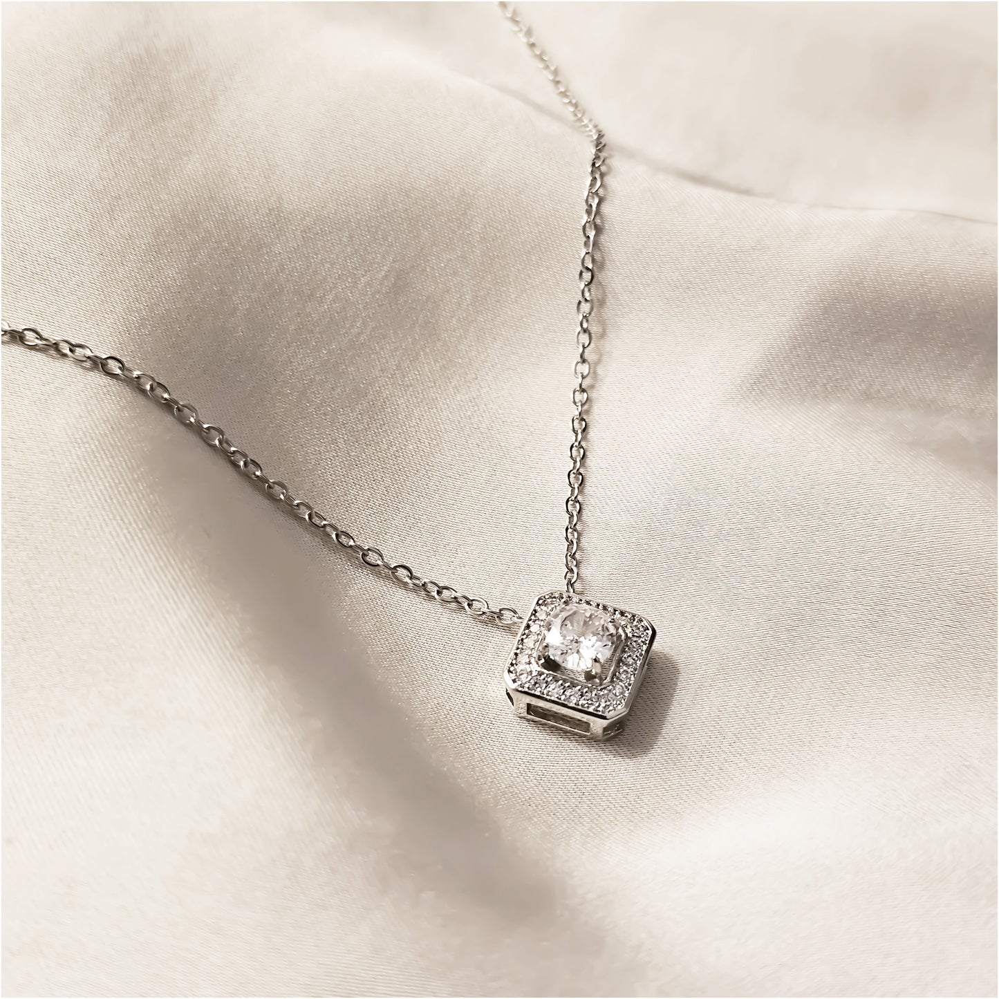 Gorgeous Cubic Zirconia Pendnt