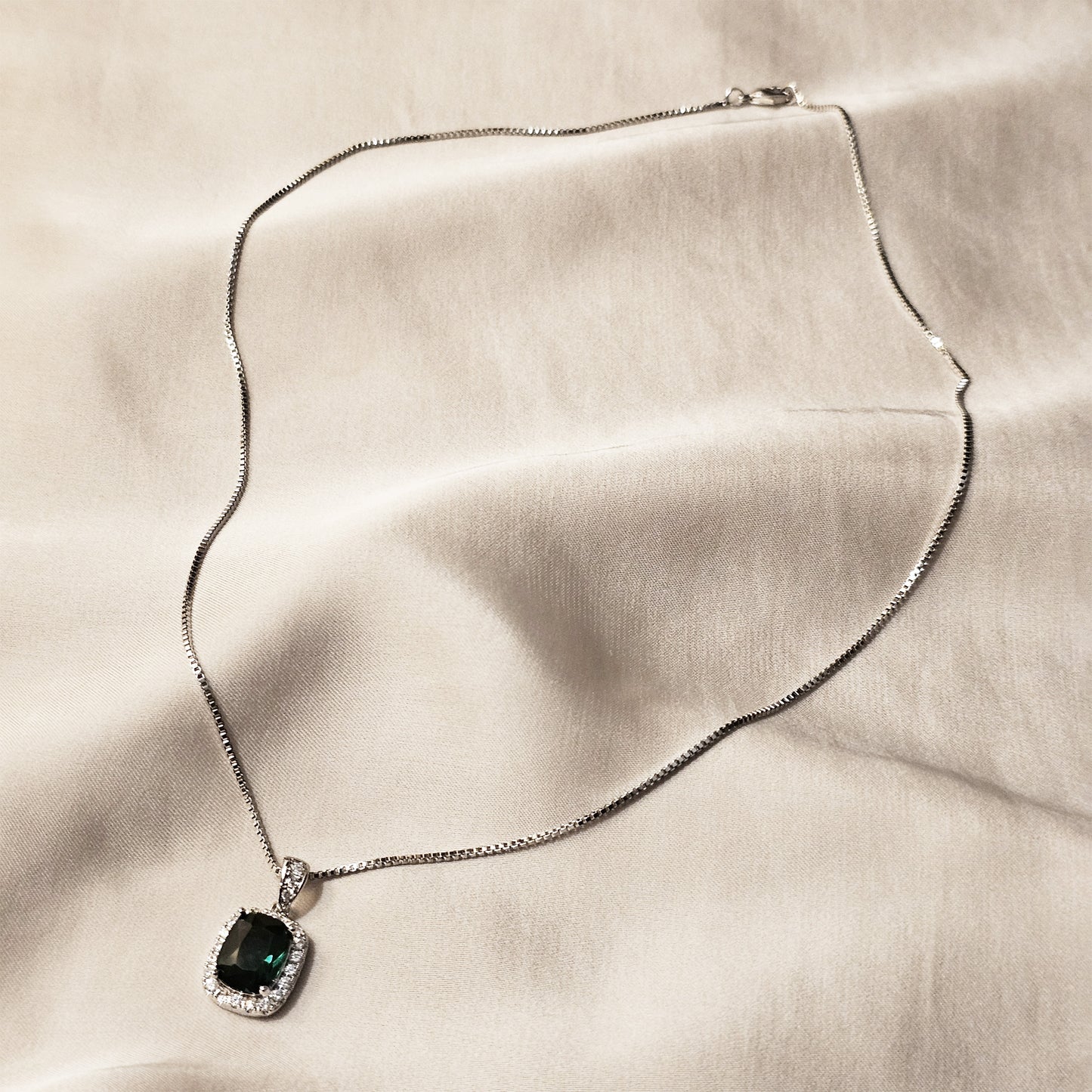 Exquisite Cubic Zirconia Decor Pendant Green