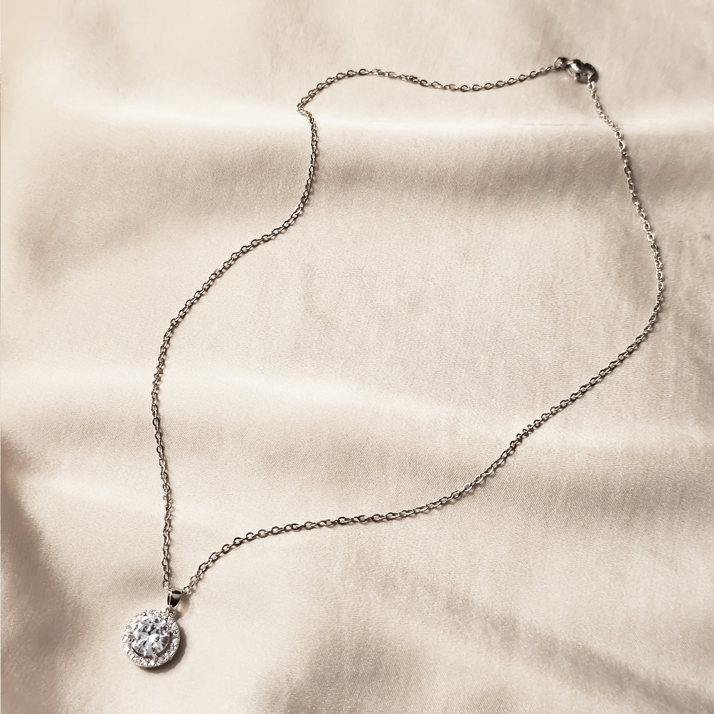 Round Cut Luxury Rhodium Plated Pendant