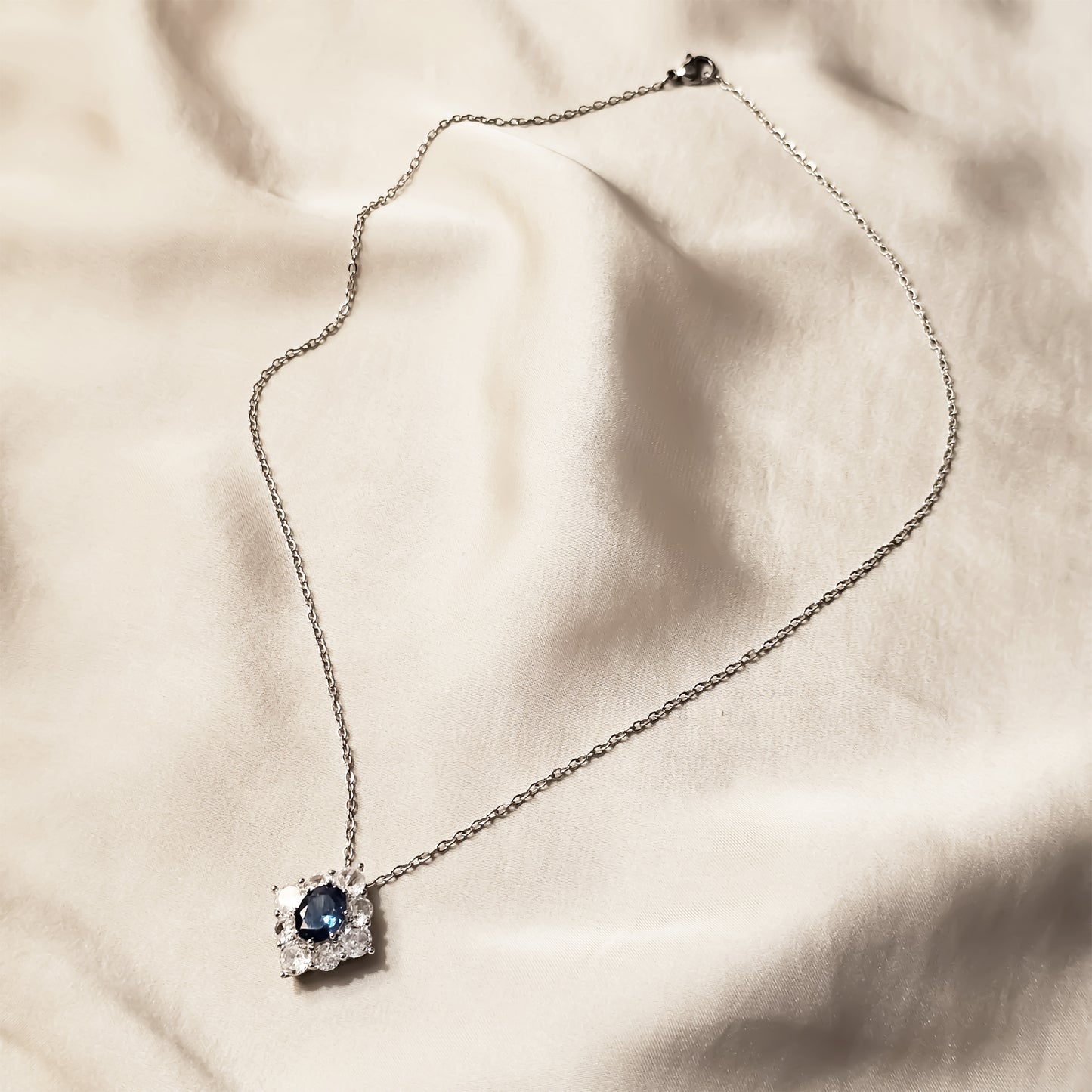 Gorgeous Oval Blue Pendant