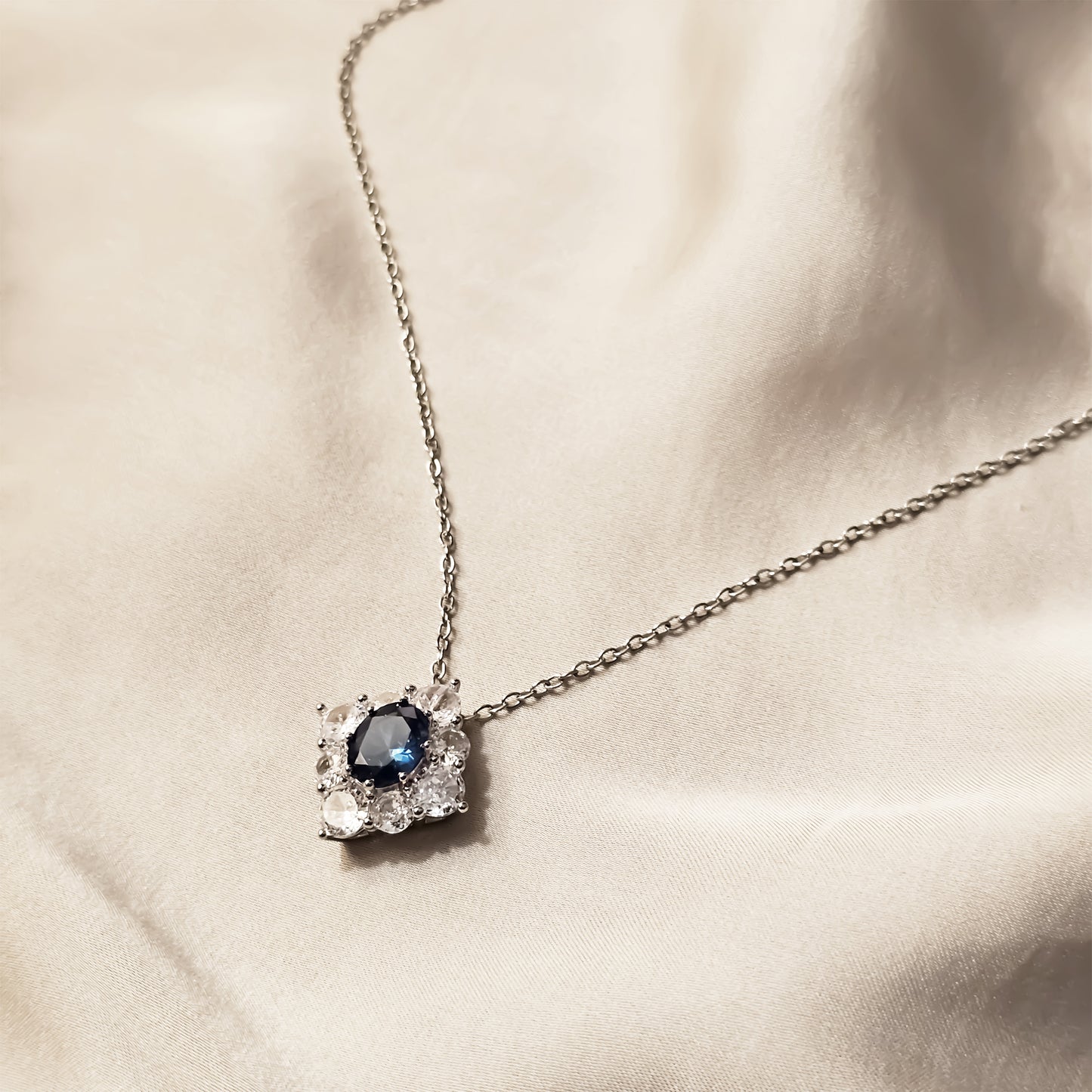 Gorgeous Oval Blue Pendant