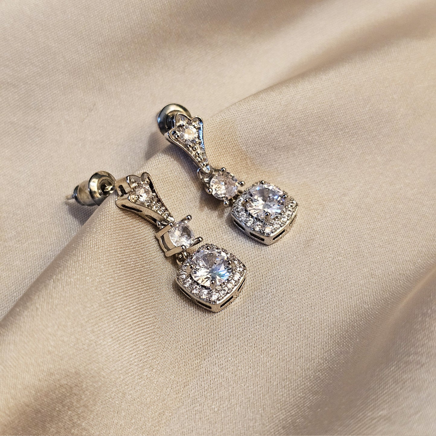Vintage Regal Glow