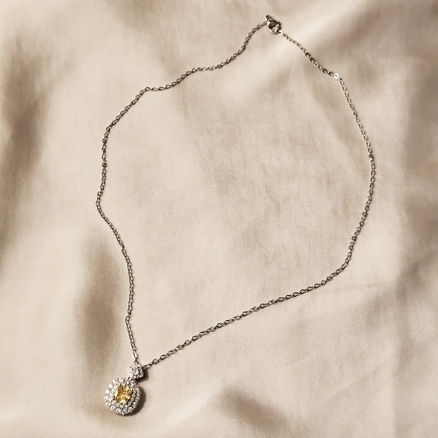 Yellow Slightly Inlaid Diamond square Necklace