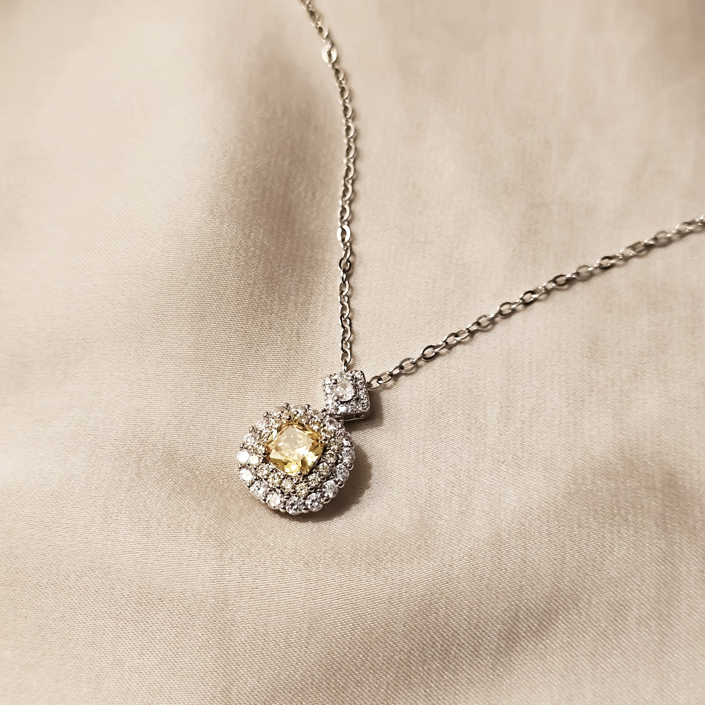 Yellow Slightly Inlaid Diamond square Necklace