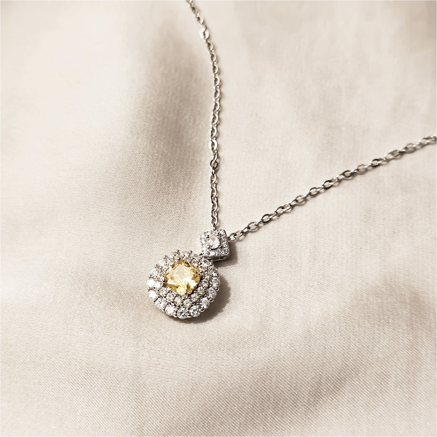 Yellow Slightly Inlaid Diamond square Necklace