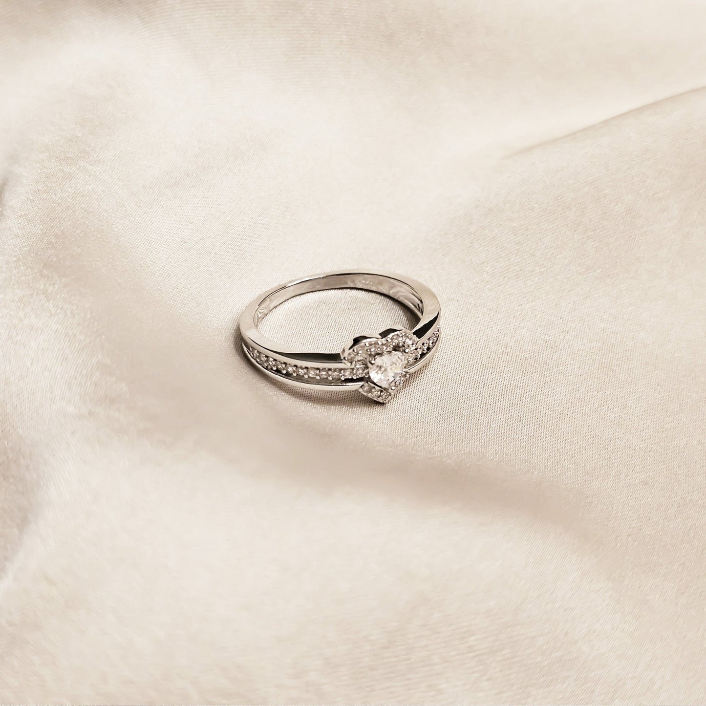 Amour Éternel (French for “eternal love”) - FAH Jewelry