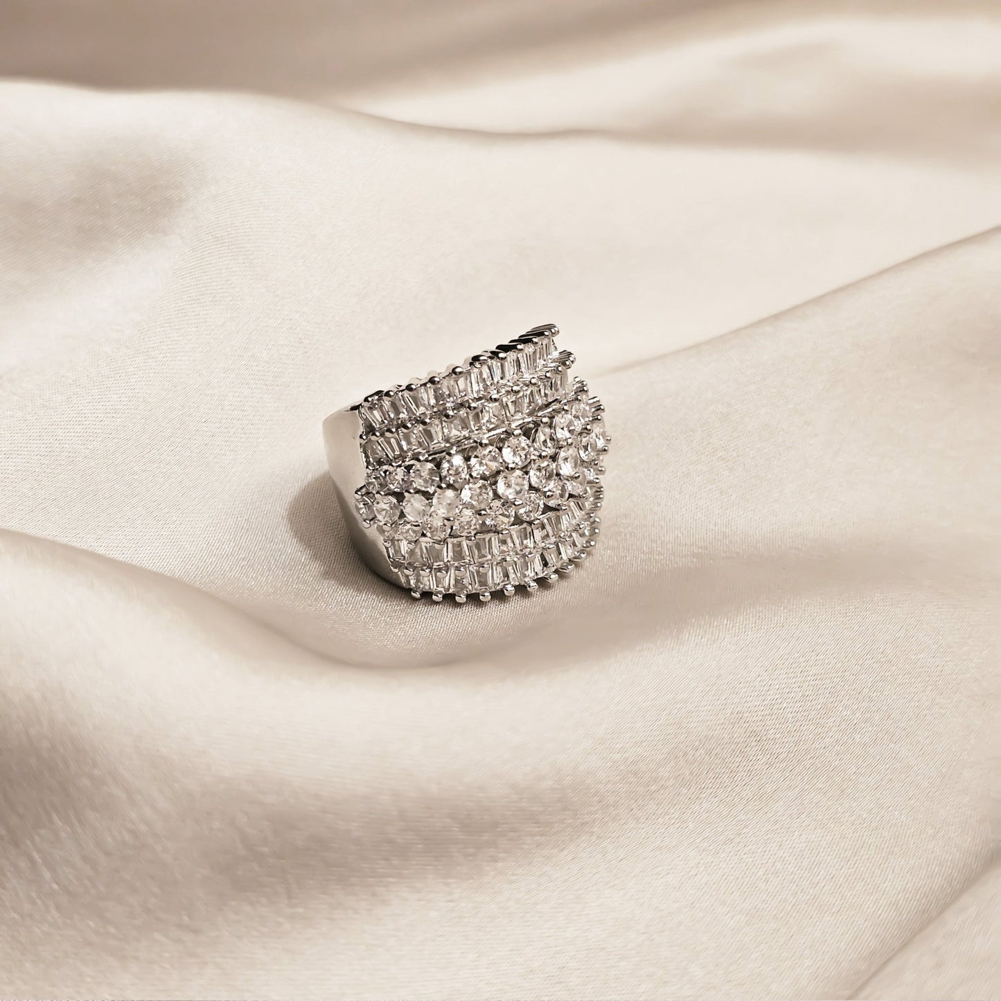 Aurora Band Lover’s Loop Ring - FAH Jewelry