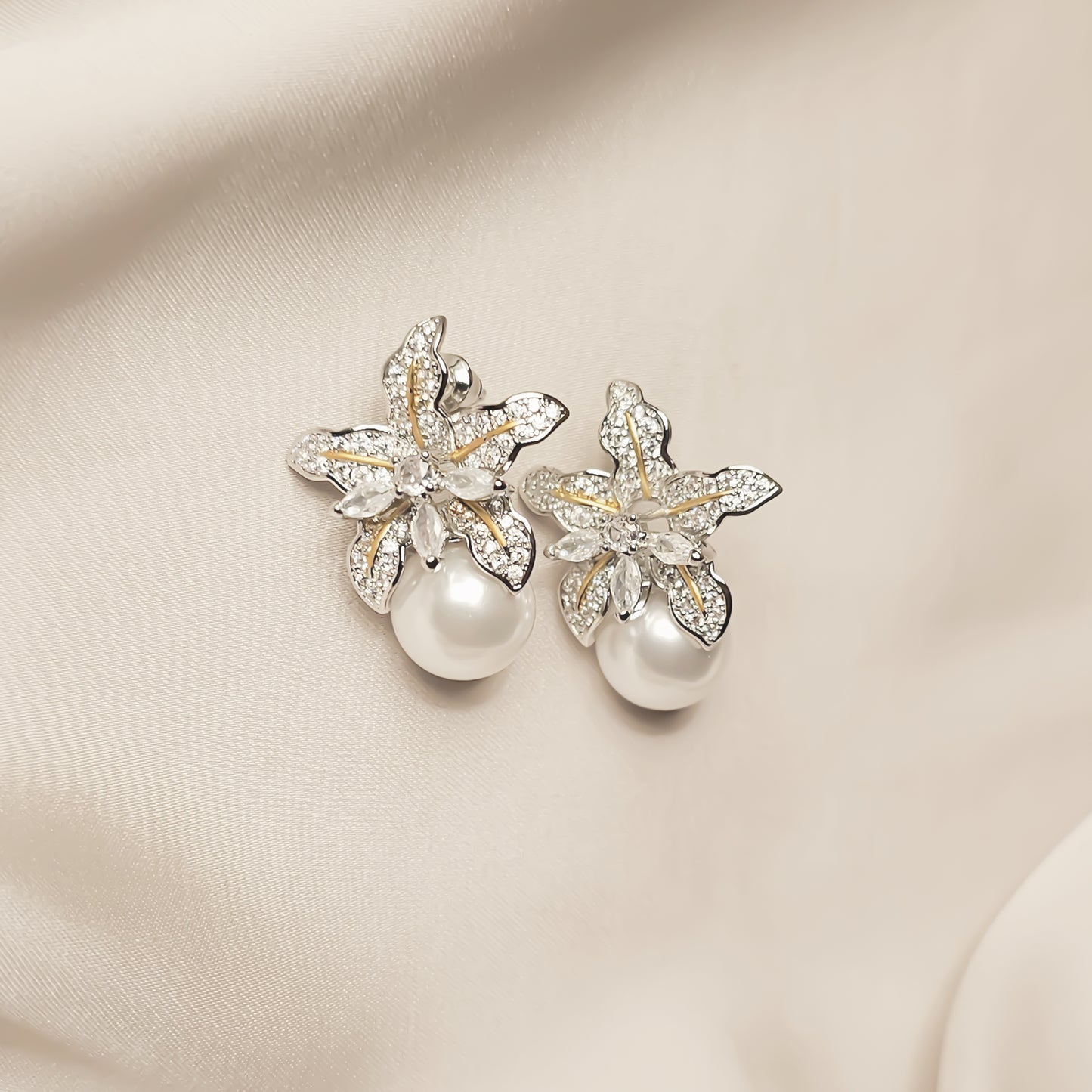 Two Tone Flower Simulated Pearl Earrings