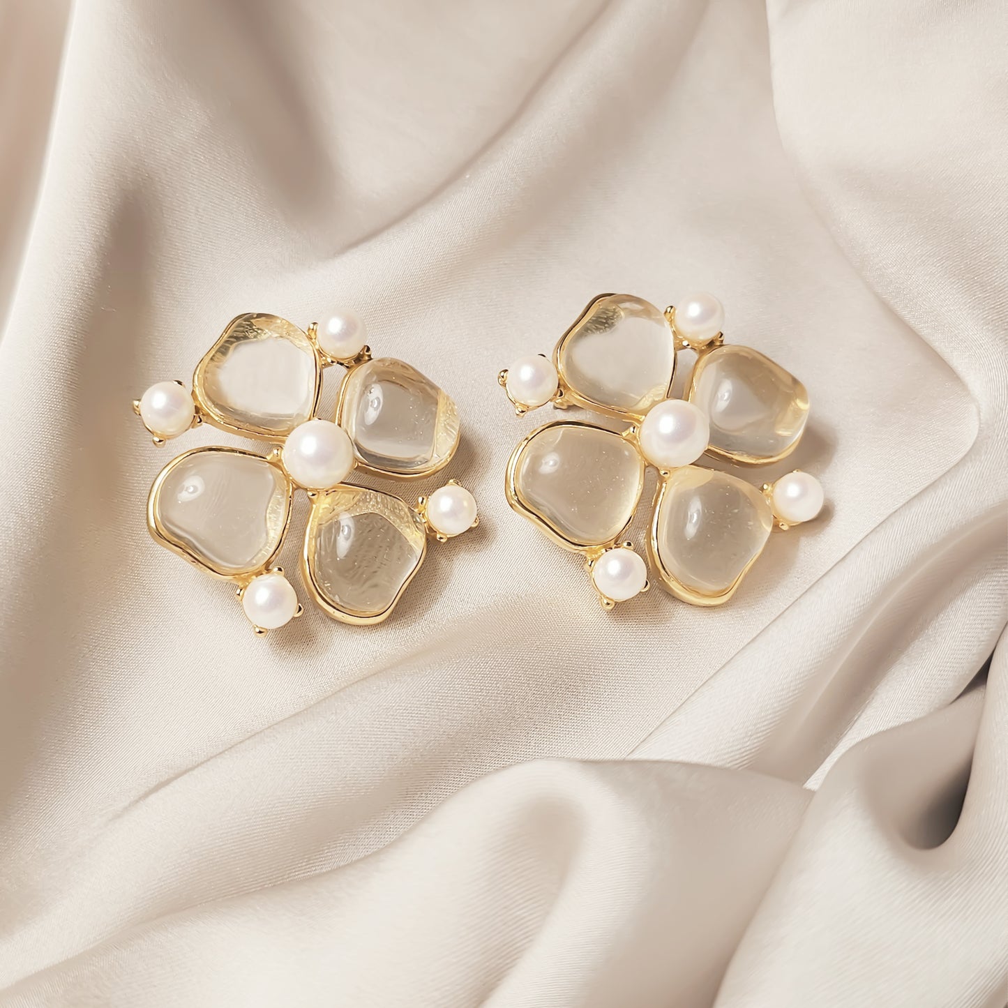 Acrylic Pearl Flower Earrings