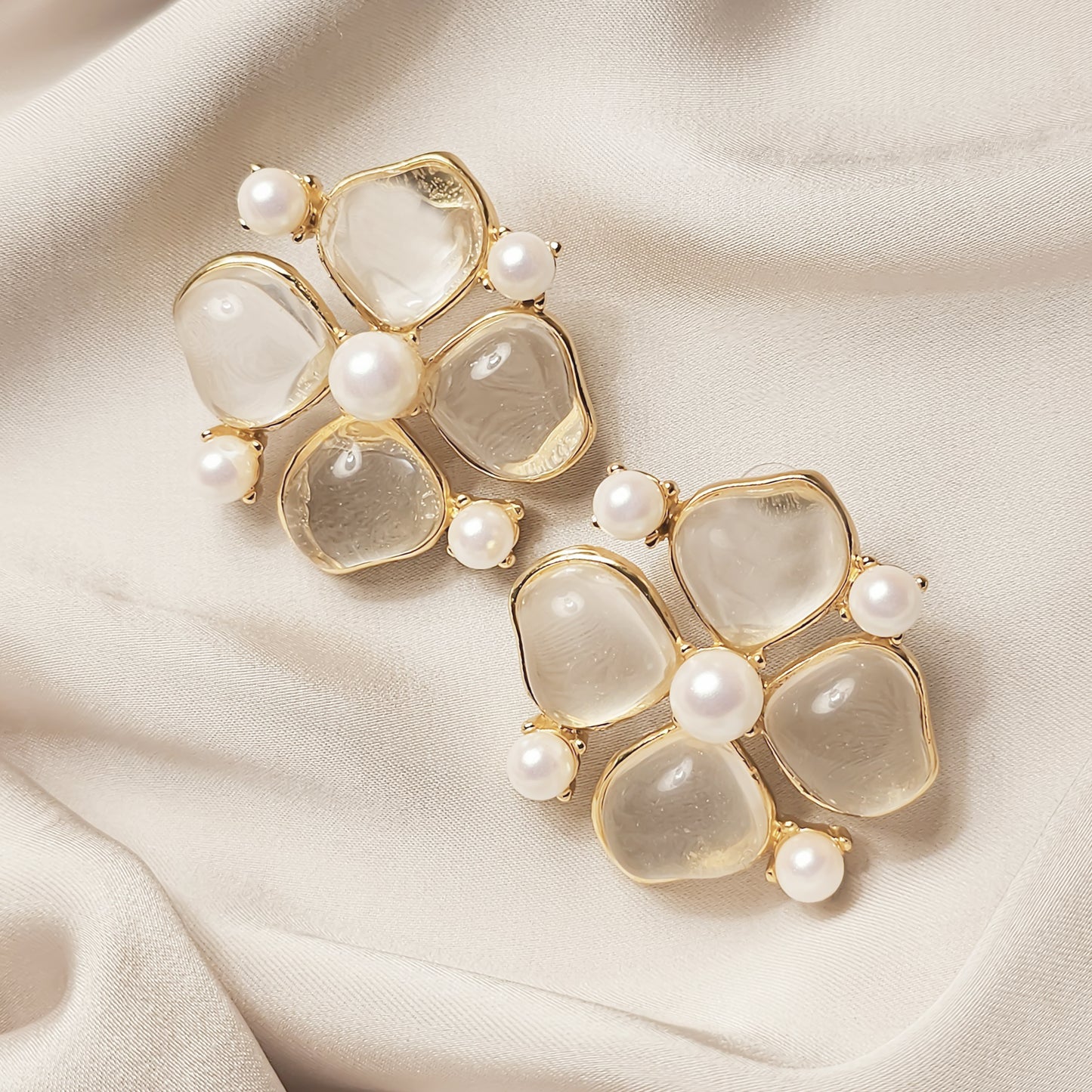 Acrylic Pearl Flower Earrings