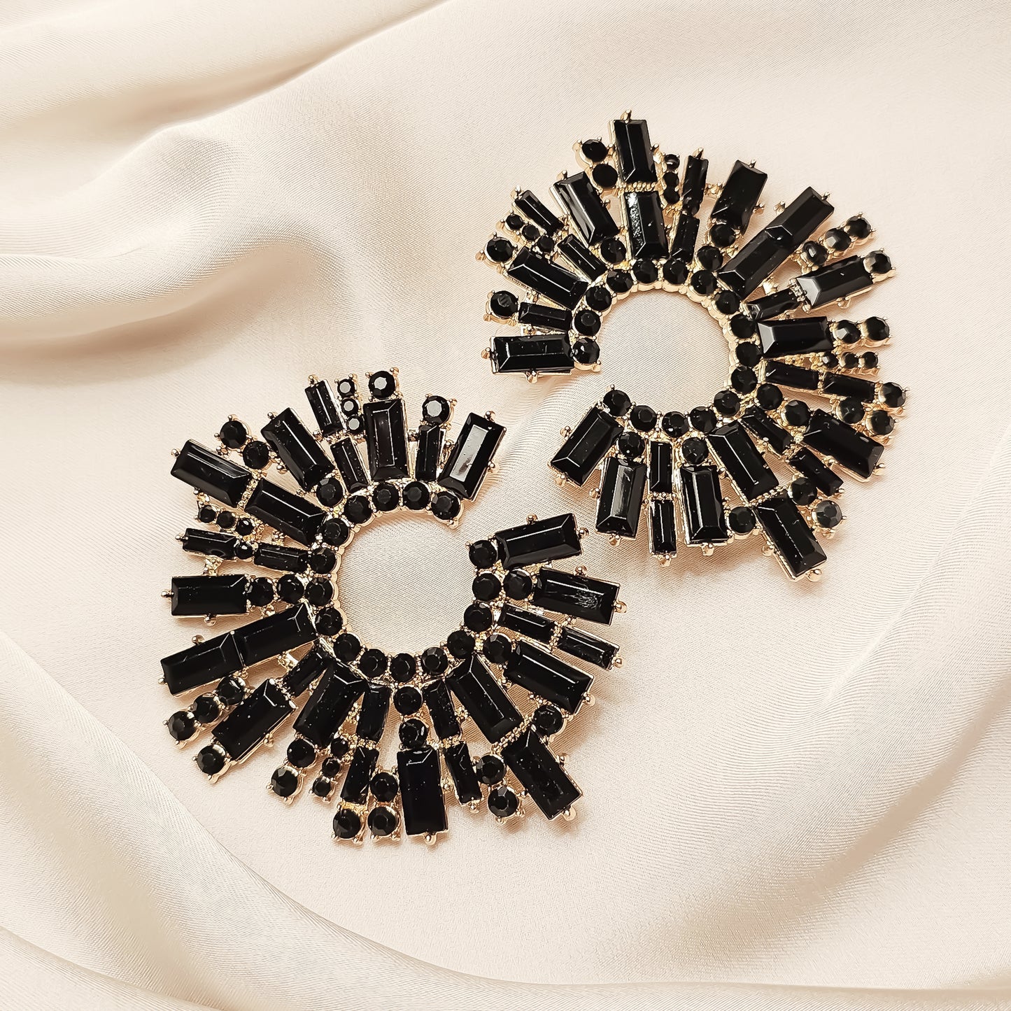 Rhinestone Sparkle Earring Black