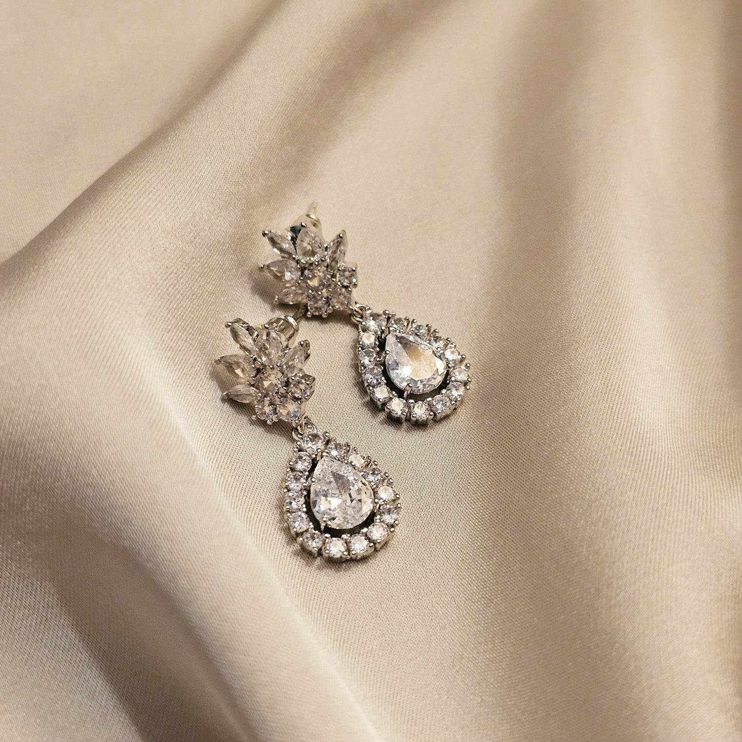 Frosted Spark Earrings - FAH Jewelry