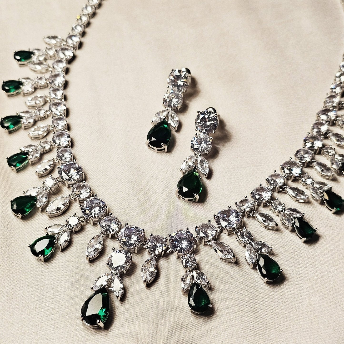 Lush Halo Zircon Necklace - FAH Jewelry