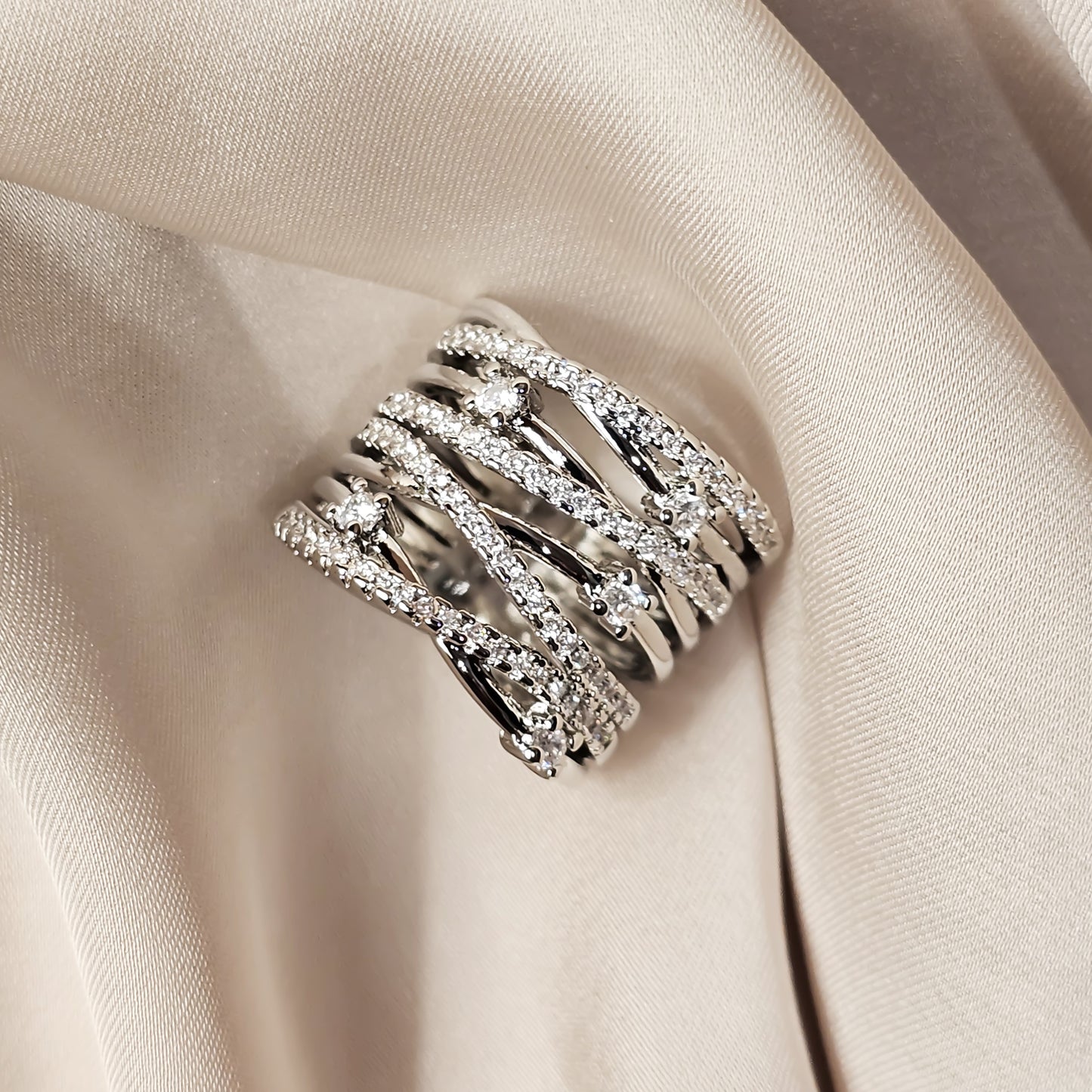 Vintage Cross Branch Luxury Zircon Ring