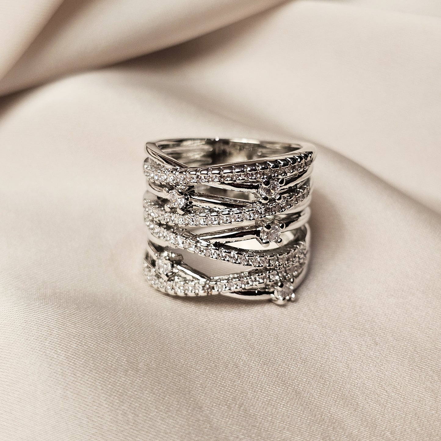 Vintage Cross Branch Luxury Zircon Ring