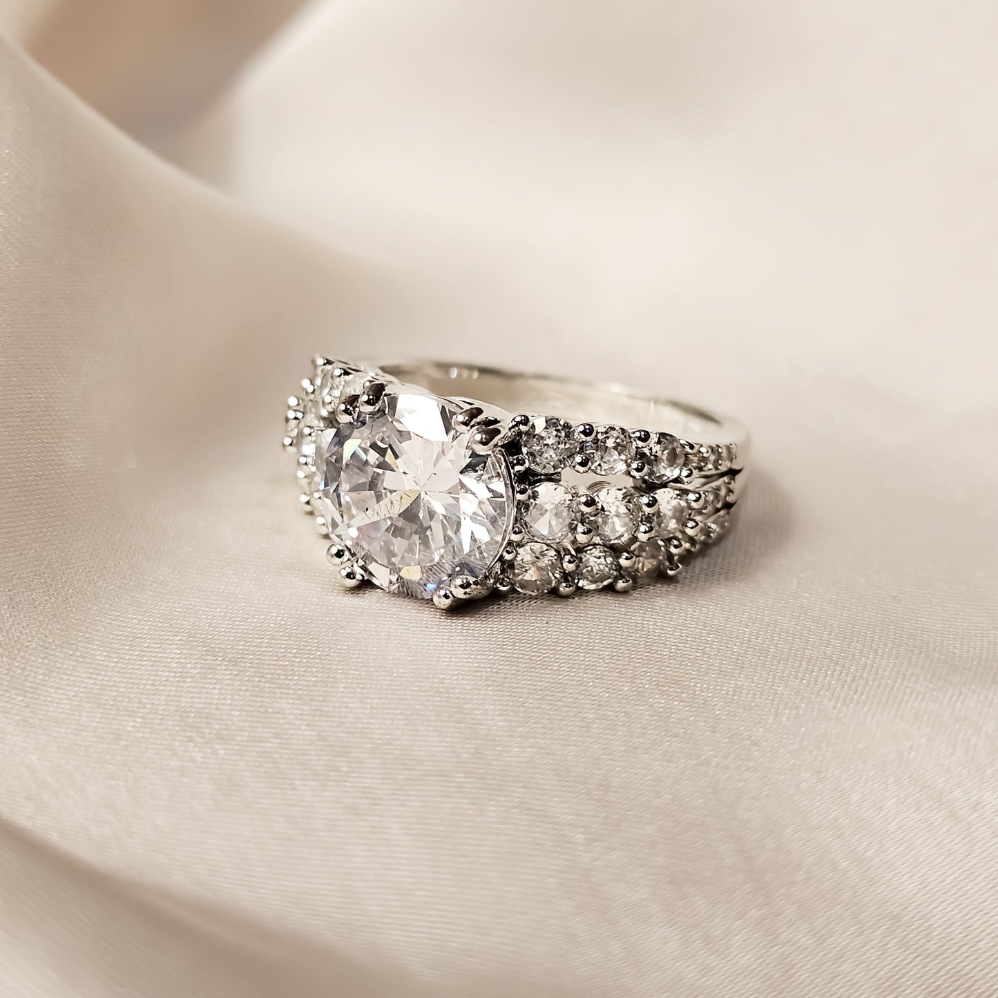 Dazzling 3 Rows Big Zircon Elegant Ring