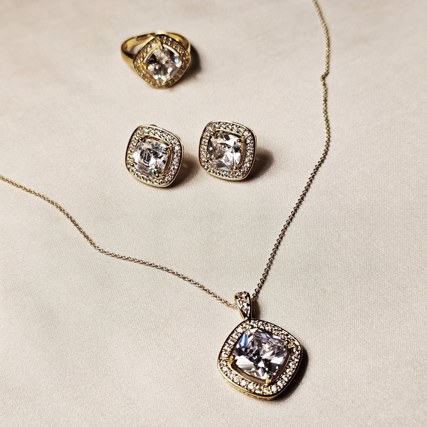 Sunflare Gold Pendant Set With Ring & Earrings - FAH Jewelry