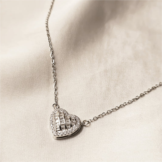 luxury And Charming Heart Style Pendant