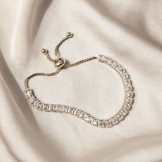 Glamorous Wreath Style Marquise Cut Zircon Bracelet (Golden)