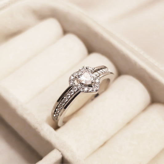Amour Éternel (French for “eternal love”)