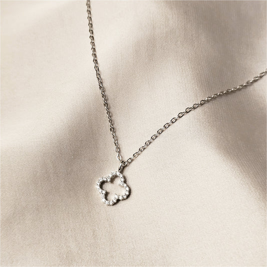Hollow Four-leaf Pendant Necklace Silver