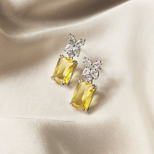 Fashionable Yellow Crystal Flower Stud Earrings with Cubic Zirconia Inlay, Alloy MateriaL
