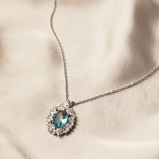 Sparkling Geometric Flower Blue Pendant