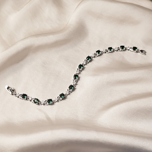 Adorable Delicate Round Flower Green Bracelet