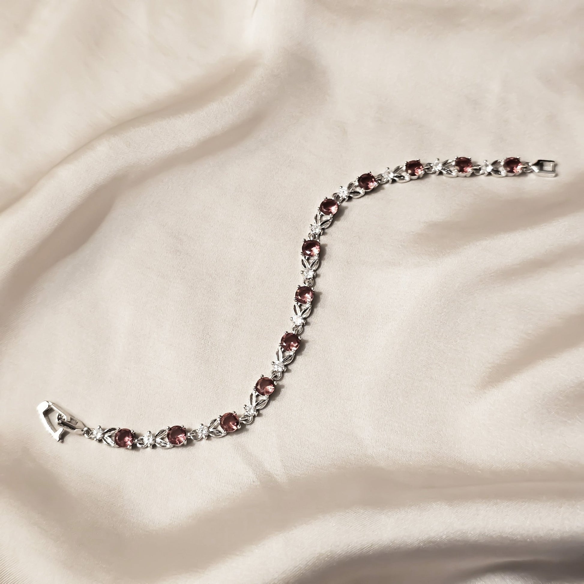 Adorable Delicate Round Flower Red Bracelet - FAH Jewelry