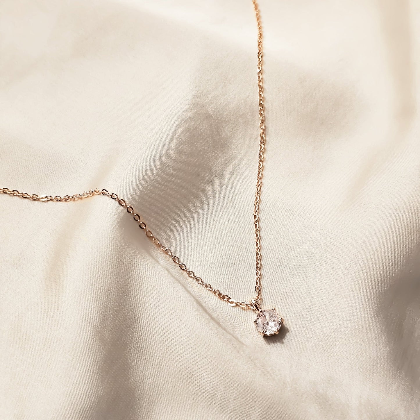 American Trendy Sparking Round Zircon Pendant - FAH Jewelry