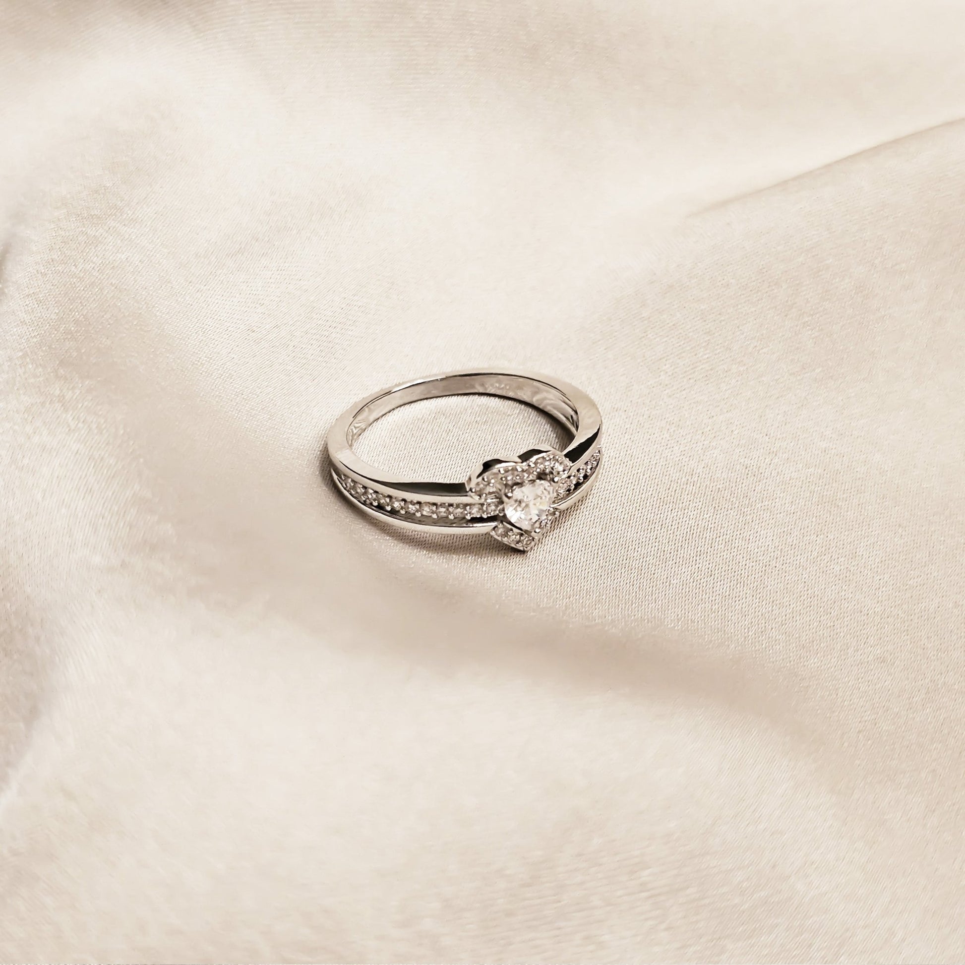 Amour Éternel (French for “eternal love”) - FAH Jewelry