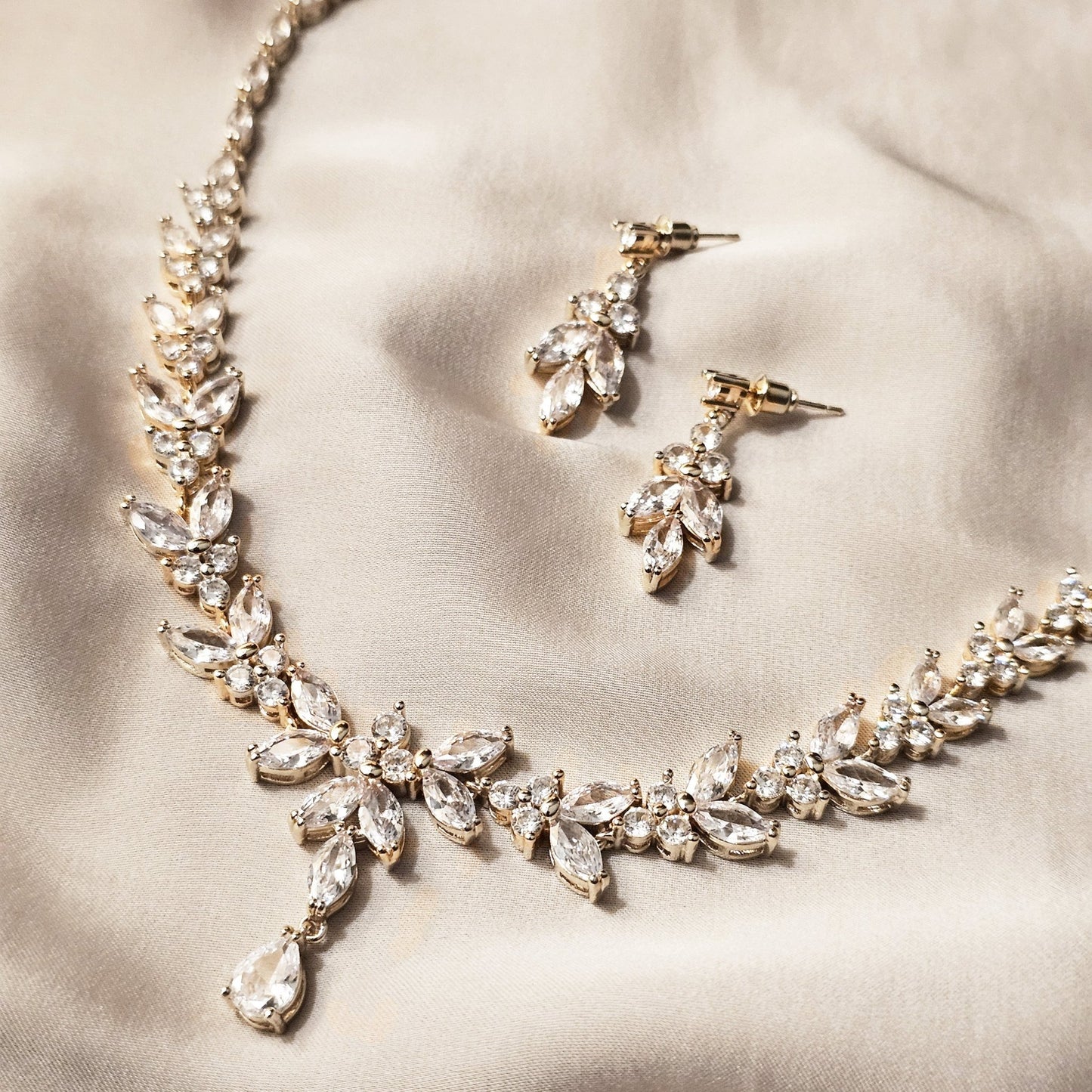 Asymmetric Palm Formal Set With Earring - FAH Jewelry