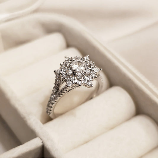 Aurielle Spark Diamond ring - FAH Jewelry