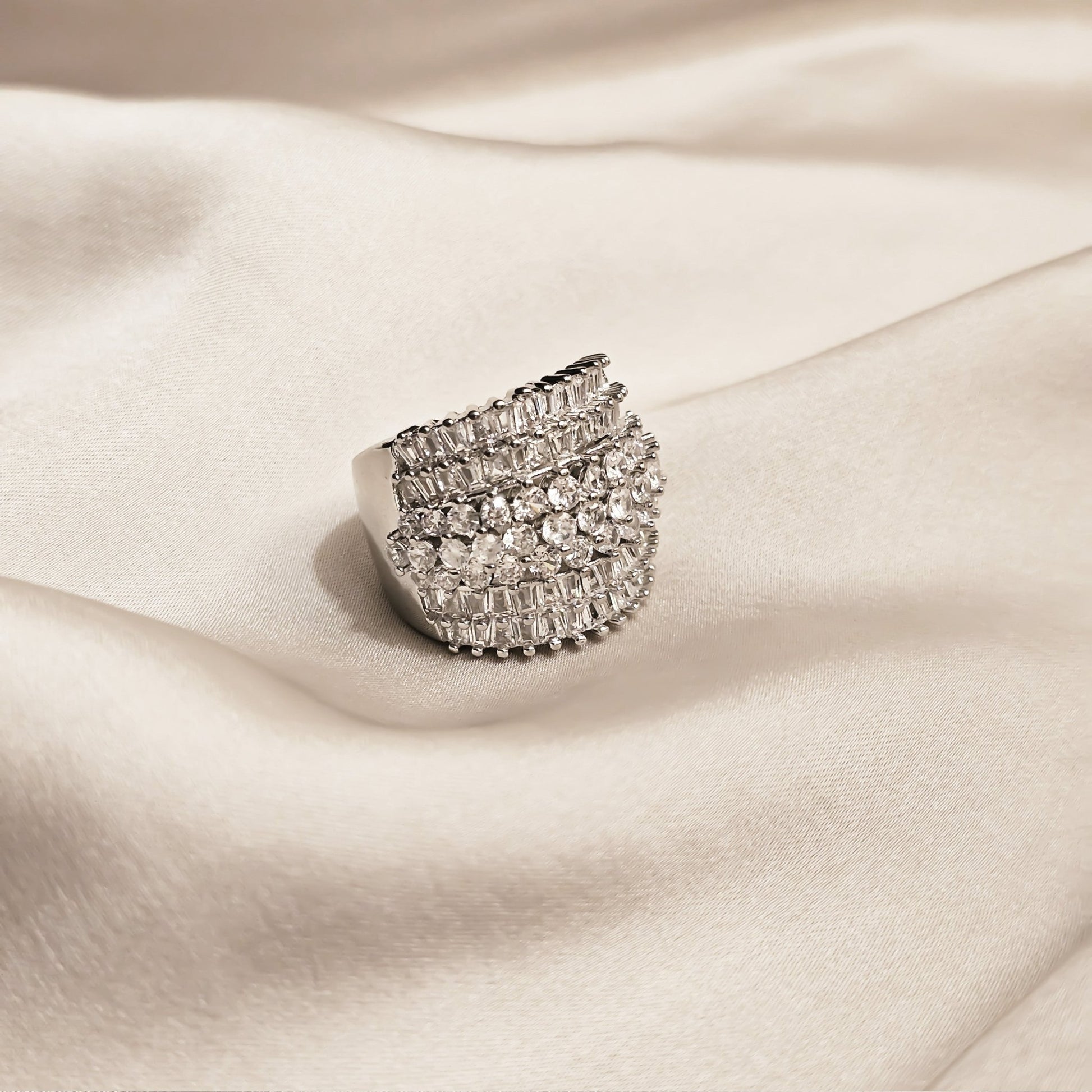 Aurora Band Lover’s Loop Ring - FAH Jewelry