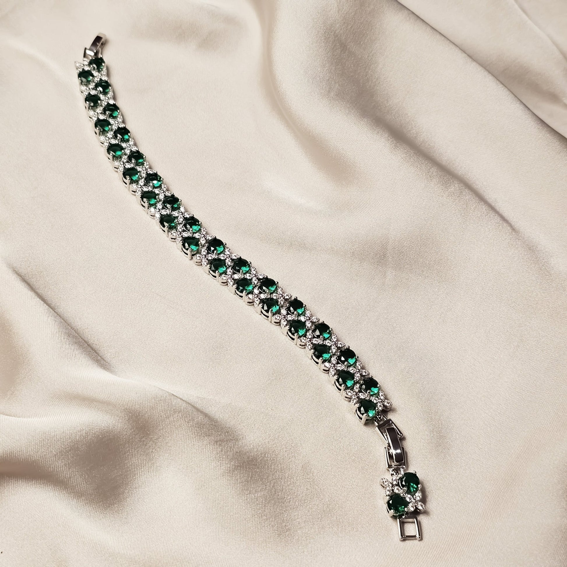 Celadon FlowerEndless Green - FAH Jewelry