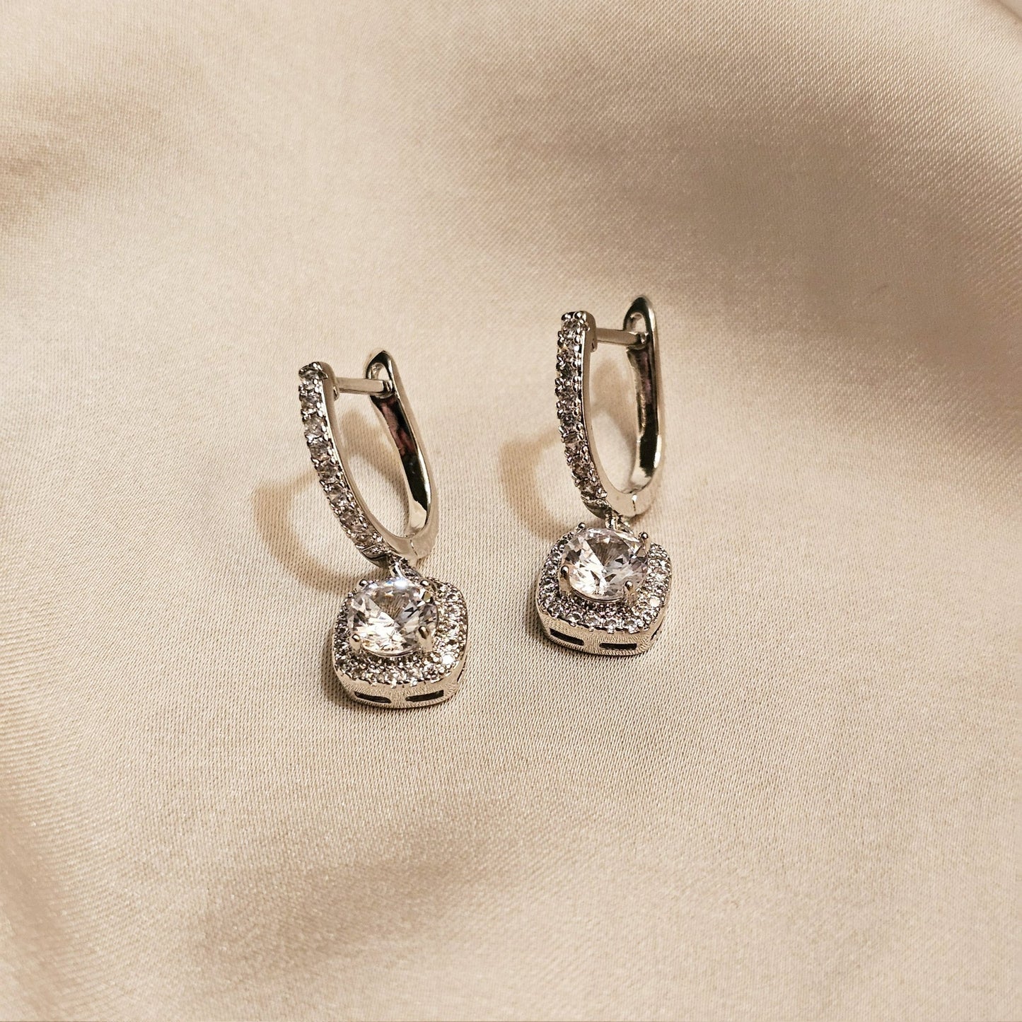 Chic Corners Diamond Frames - FAH Jewelry