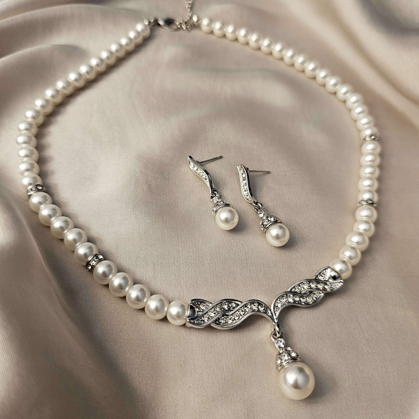 Chic & Simple Clavicle Chain Inspired Faux Pearl Necklace - FAH Jewelry