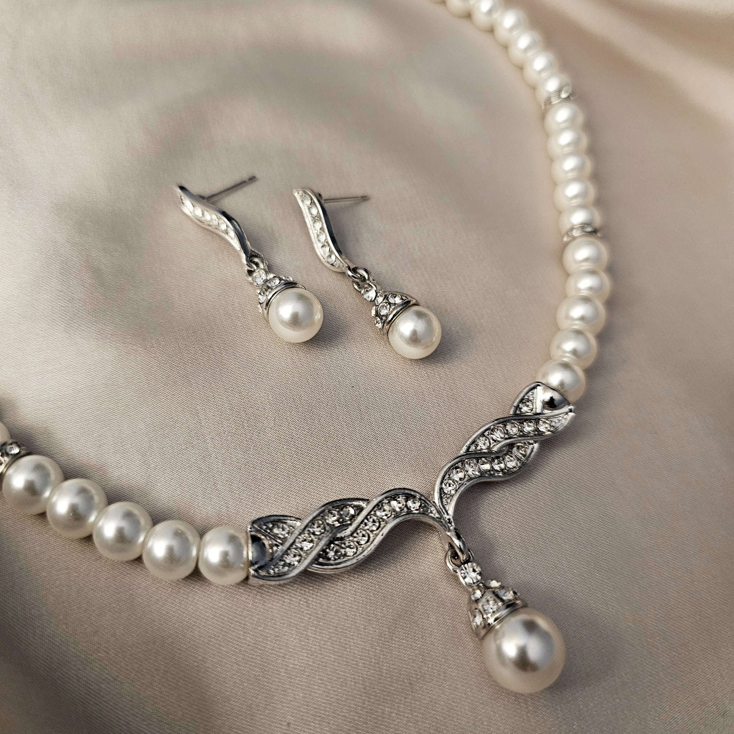 Chic & Simple Clavicle Chain Inspired Faux Pearl Necklace - FAH Jewelry