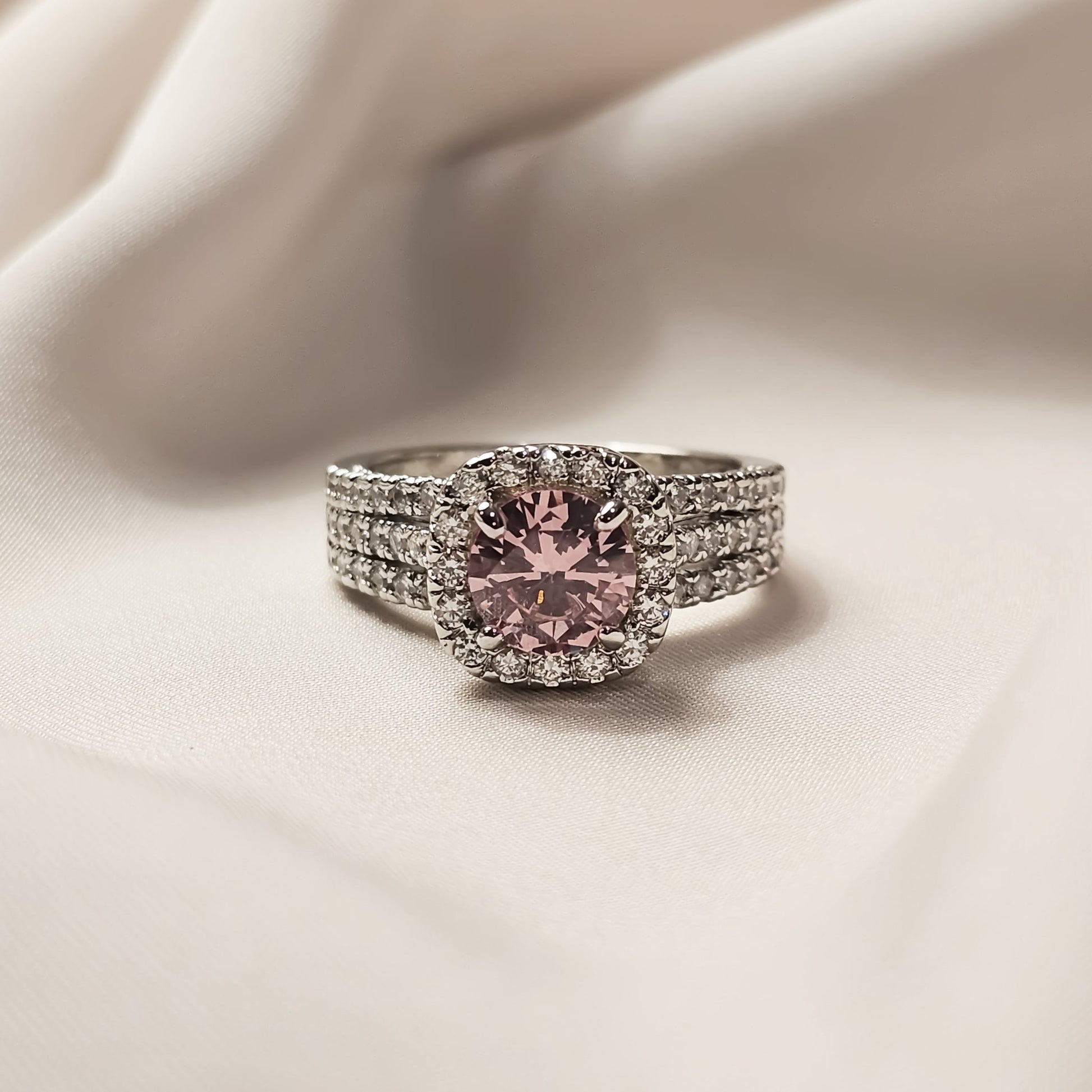 Classical Brilliant Cut Diamond Ring - FAH Jewelry